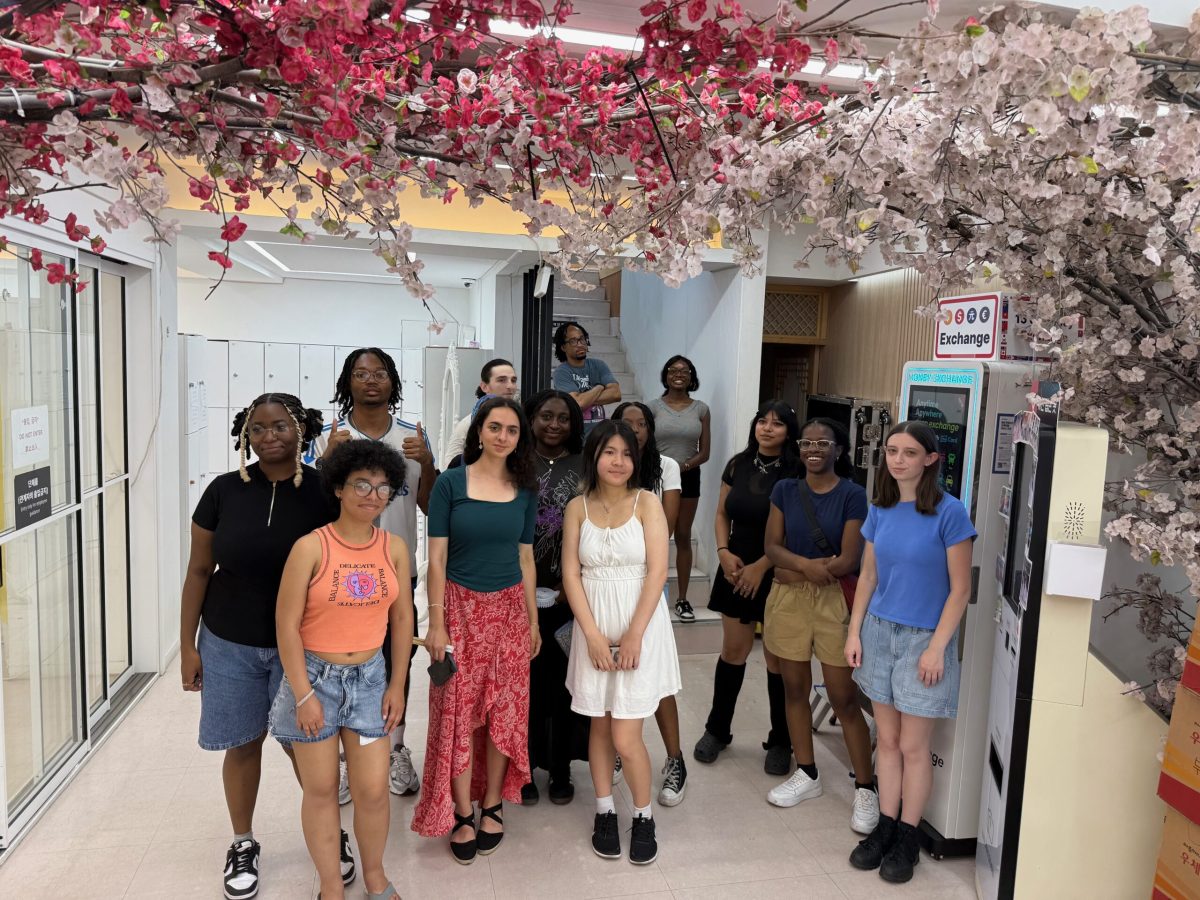 Students about to put on hanboks