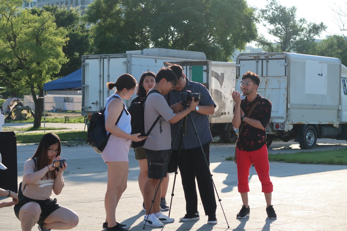 Students setting up near the Han River